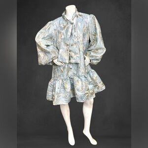 Cute midi floral dress.